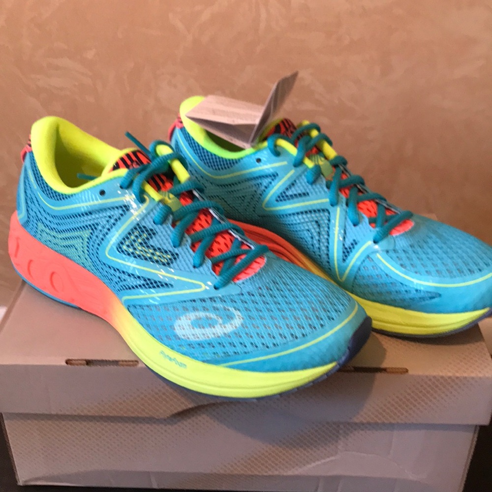 New Women’s ASICS Noosa FF